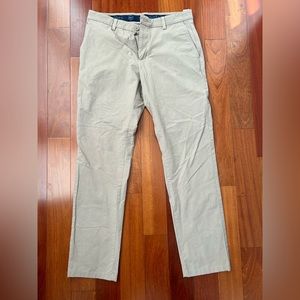 Vineyard Vines- performance stretch chino